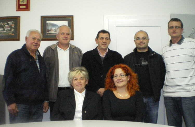 Svet Krajevne skupnosti Šoštanj 2006-2010 Svet Krajevne skupnosti Šoštanj 2006-2010: Vilma Fece, Milan Ježovnik, Helena Tajnik, Marjan Mevc, Marjan Vrtačnik, Roman Pibernik in Bojan Rotovnik